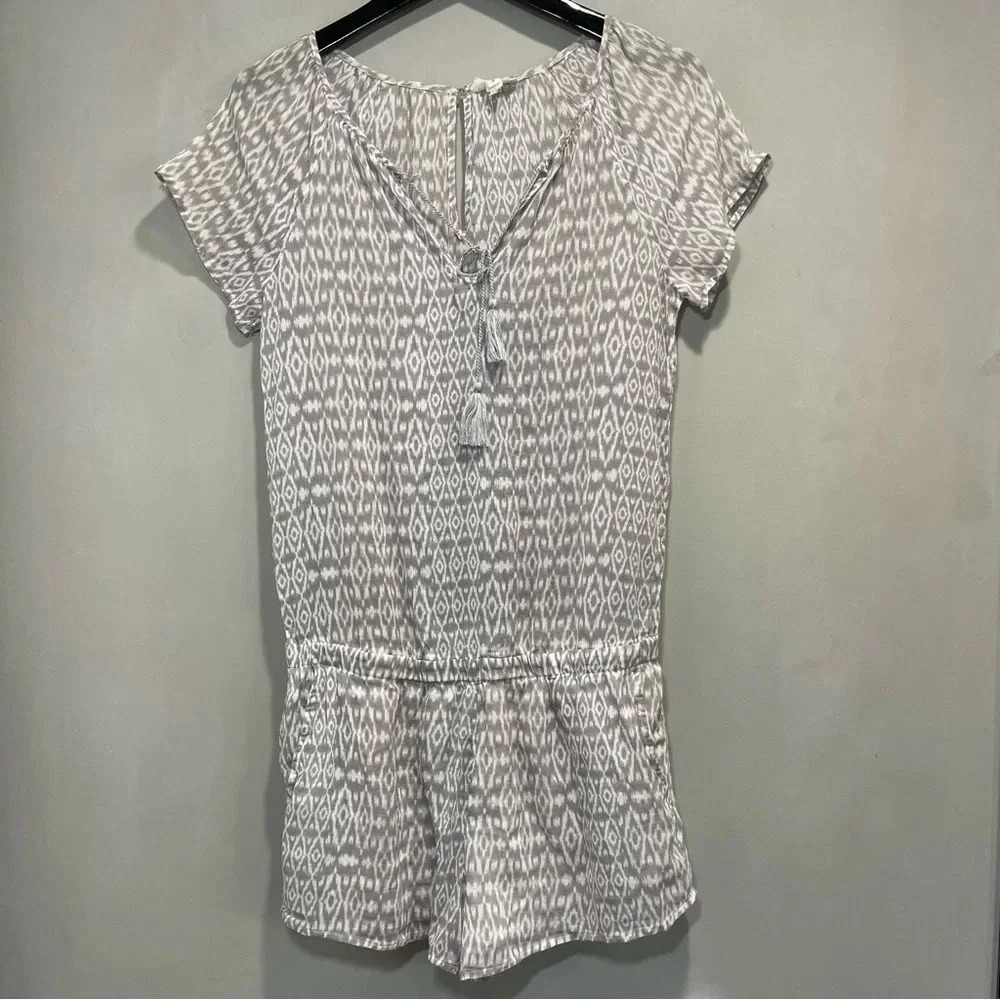 Soft Joie Spica Grey White Ikat Romper Size S Sheer V-Neck